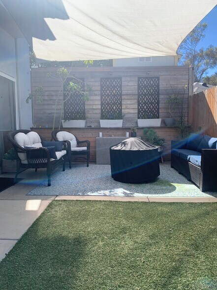 Building Photo - 2406 Maravilla Way