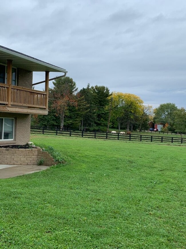 Building Photo - NEWER 2 BEDROOM HOMES FOR LEASE! HEAT/WATER INCLUDED!