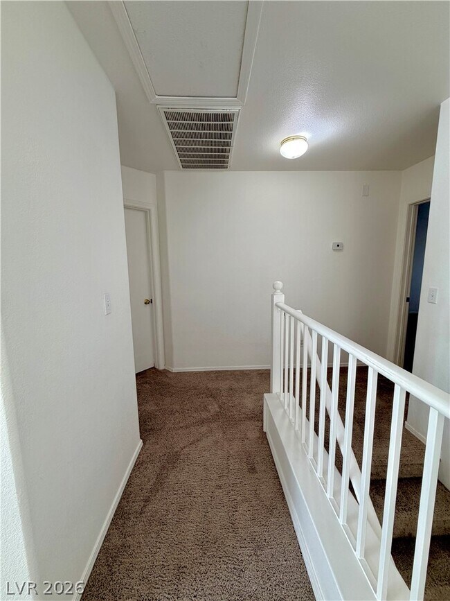 Building Photo - 846 Zinnia Cir