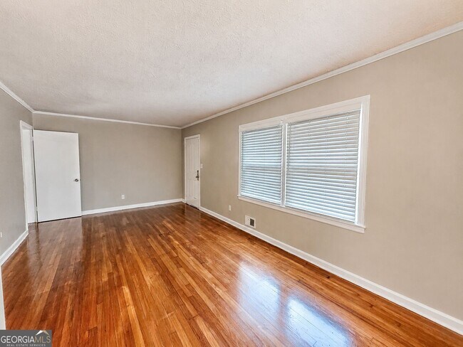 Building Photo - 2928 Belleau Ln SE