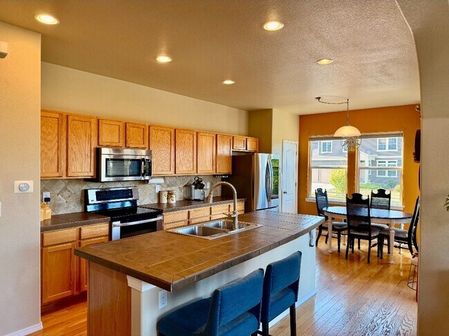 Building Photo - 8078 Cedarstone Ln