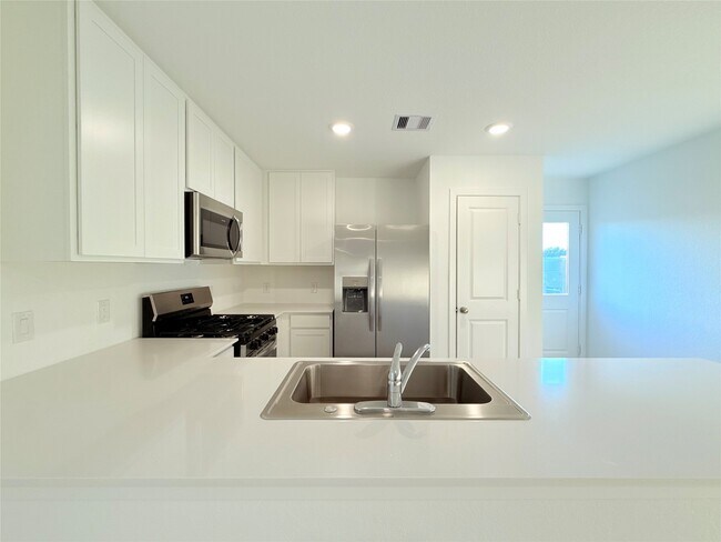 Building Photo - 6831 Flowering Ginger Ln