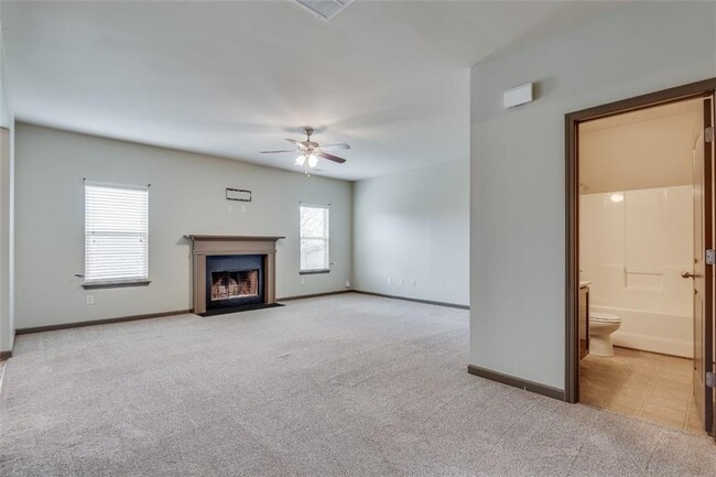 Building Photo - 4135 Whitfield Oak Way NE