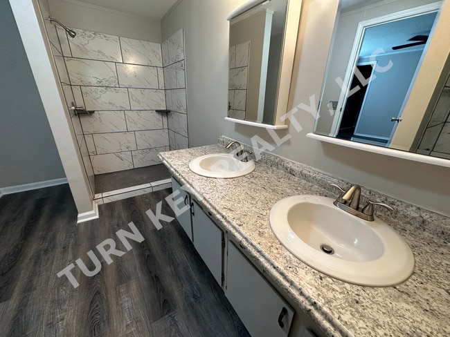 Building Photo - Mobile Home for rent in Springville