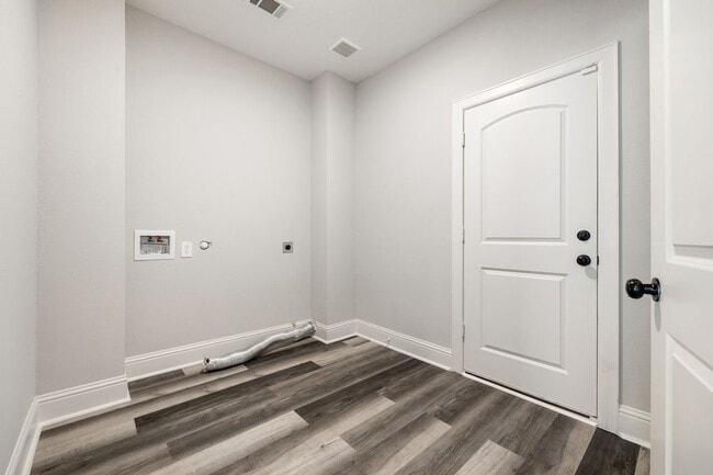 Building Photo - 5401 Zephyr Ln