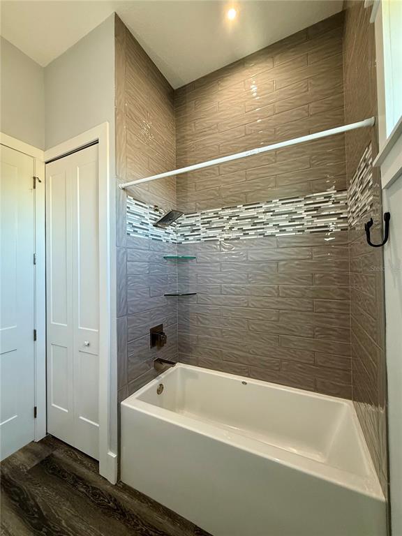 Building Photo - 304 N 7th St