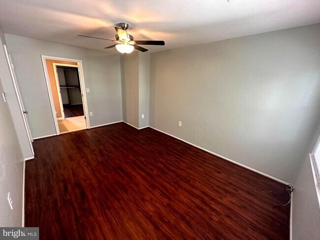 Building Photo - 6300 Bentham Ct