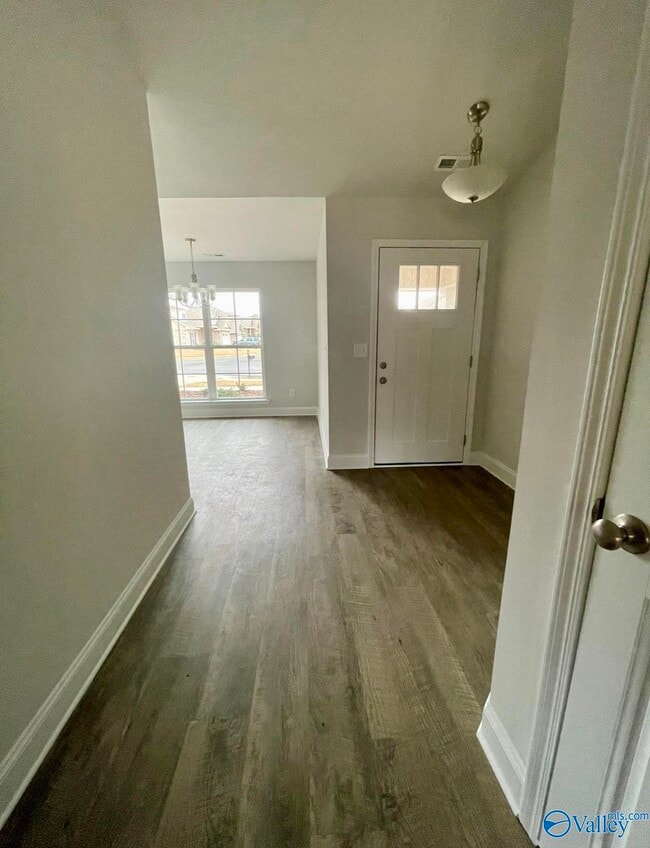 Building Photo - 272 Abercorn Dr