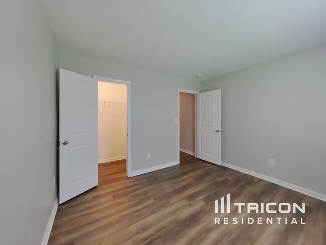 Building Photo - 10707 Tedder Lake Dr