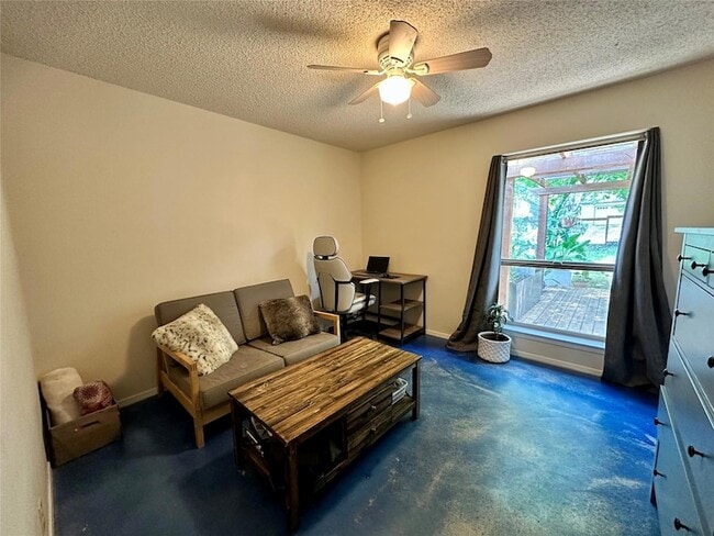 Building Photo - 1101 Stoneoak Ln