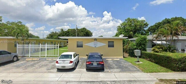 Building Photo - 915 NW 5th St