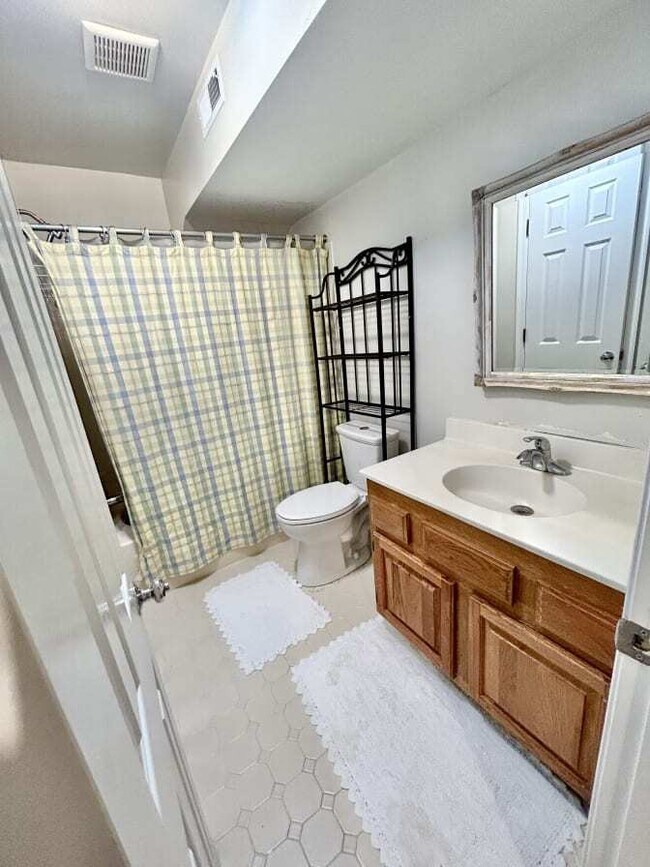 Building Photo - 12626 Varny Pl