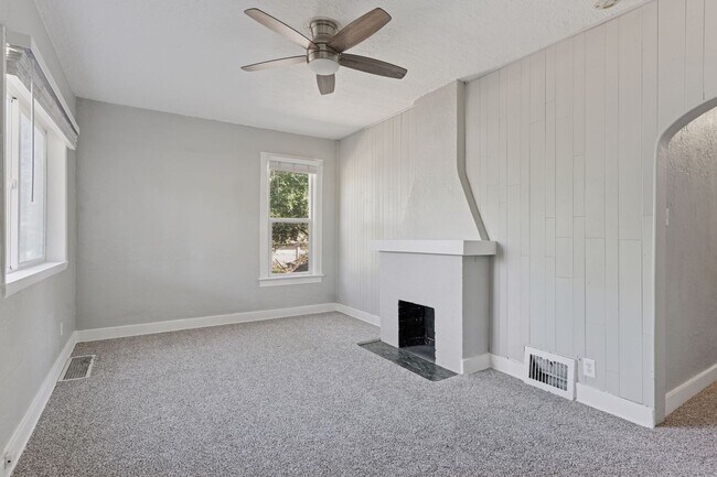 Building Photo - 3754 S Delaware St