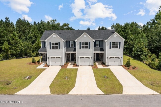 Primary Photo - 227 Verrazzano Ln