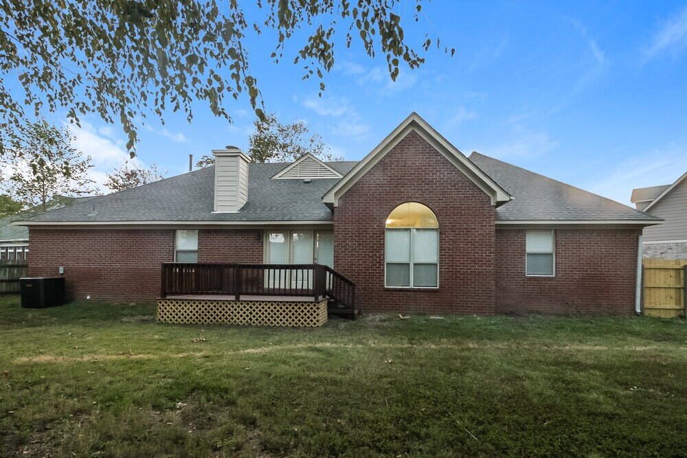 Building Photo - 636 Old River Cove