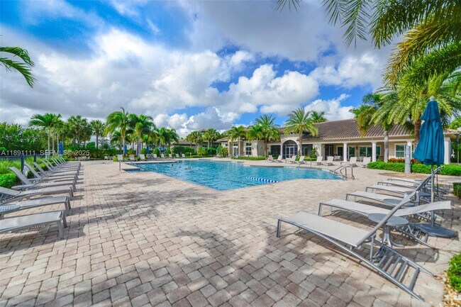 Building Photo - 4735 Eucalyptus Dr