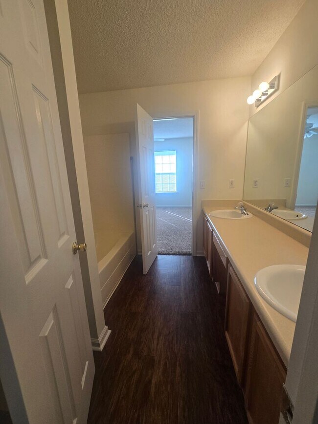 Building Photo - Savannah 2 Bed Townhome for Rent