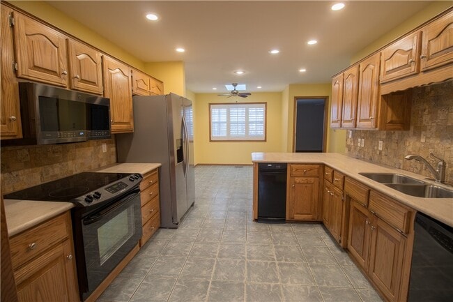 Building Photo - 903 Red Fox Cir