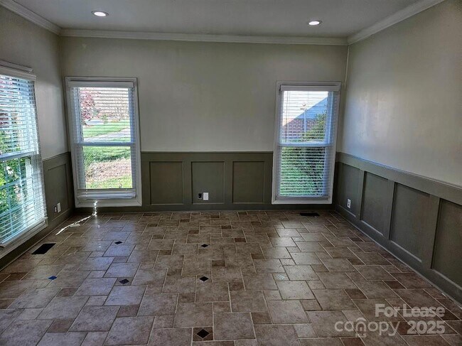 Building Photo - 6000 Mallard Grove Rd