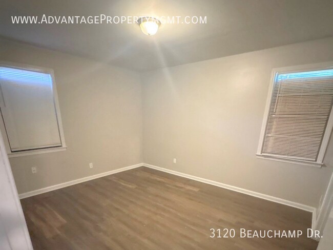 Building Photo - 3120 Beauchamp Dr