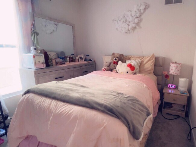 Building Photo - 3722 Park Creek Ln