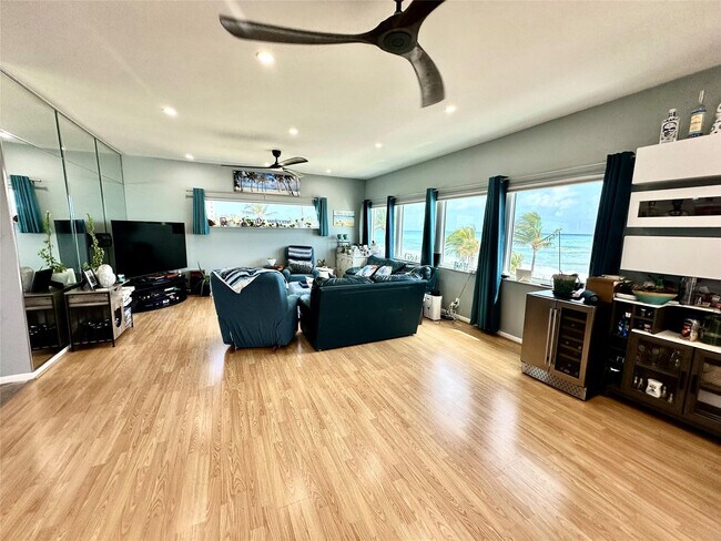 Building Photo - 2203 N Surf Rd