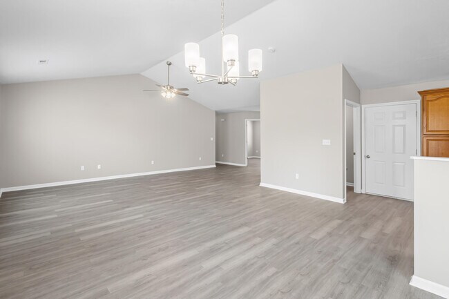 Building Photo - 5703 Candlewood Dr