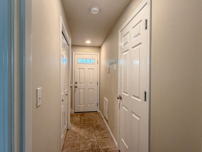 Building Photo - 3bd/2bth North Green Lake Townhome, $3,250/mo.