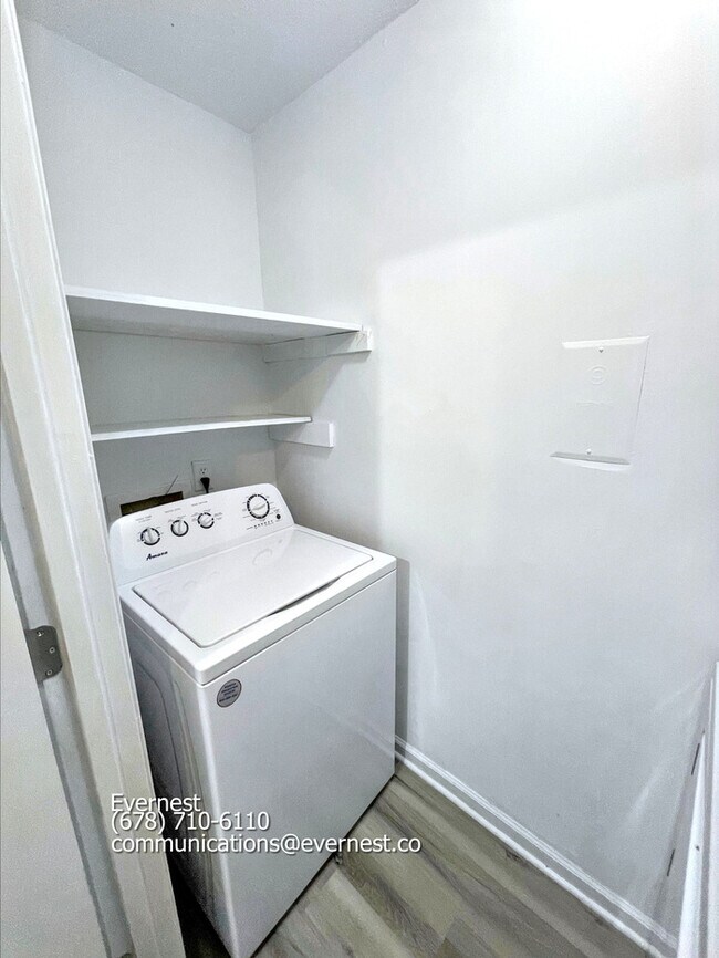 Building Photo - 483 Ellenwood Dr