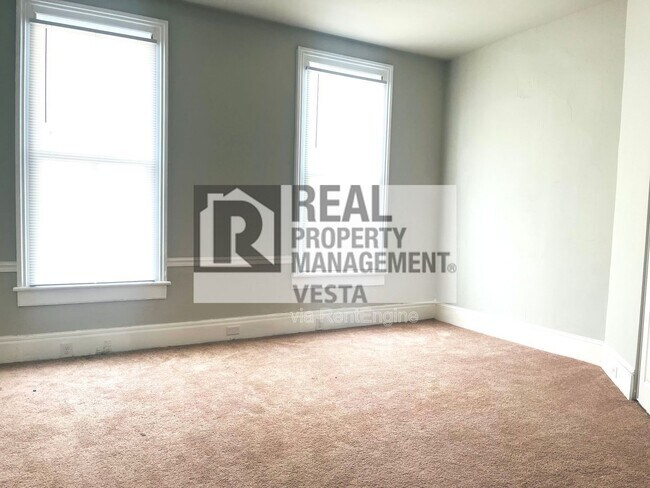 Building Photo - 1055 Walnut St