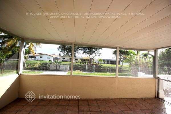 Building Photo - 6630 NW 24th Ct