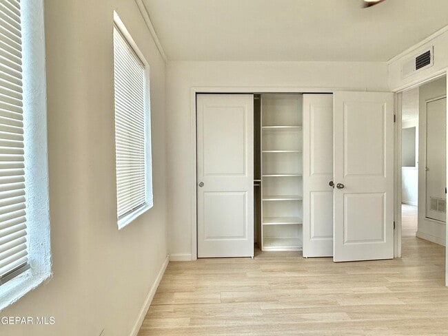 Building Photo - 805 Santa Barbara Dr