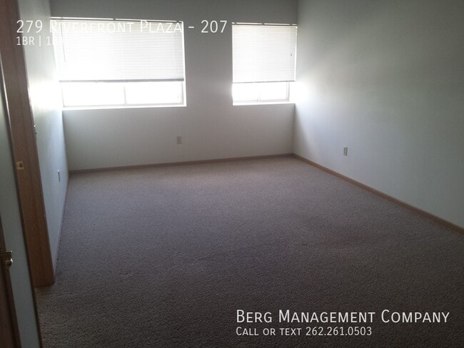 Building Photo - 279 Riverfront St