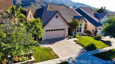 Building Photo - 3350 Deaver Dr