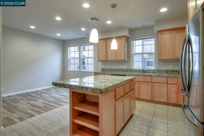 Building Photo - 2066 Mendocino Lane