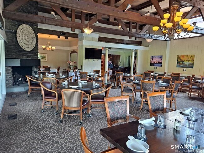 Building Photo - 4 Stonington Ct