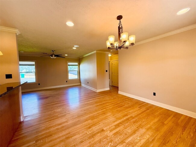 Building Photo - 305 W Tom Green St