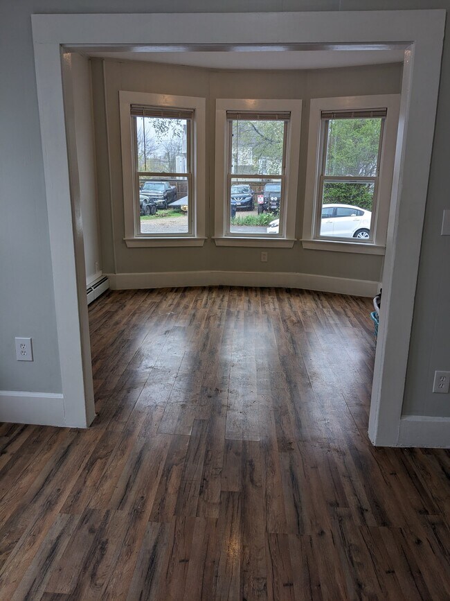 Building Photo - 23 Middle St