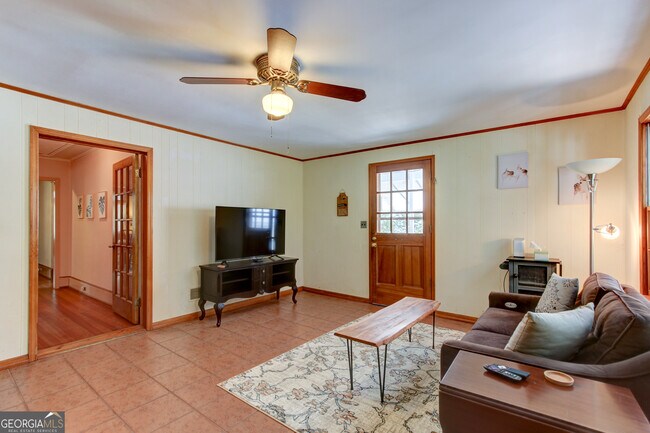 Building Photo - 127 Wilkins Rd