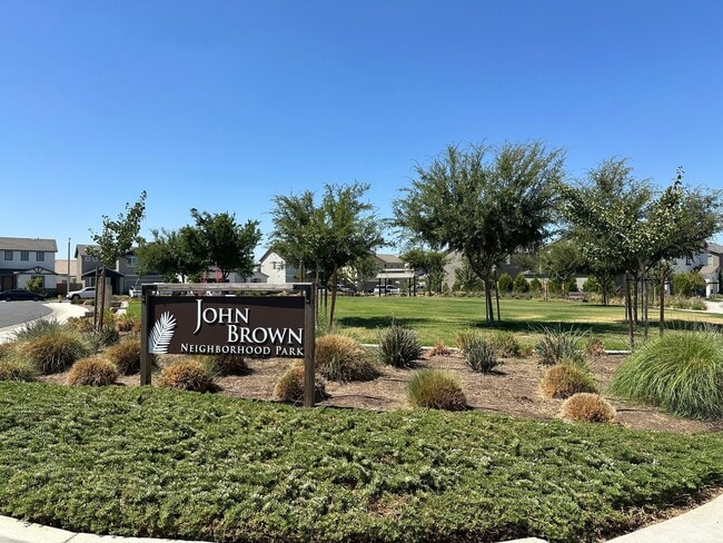 Building Photo - Beautiful newer home in a gated community