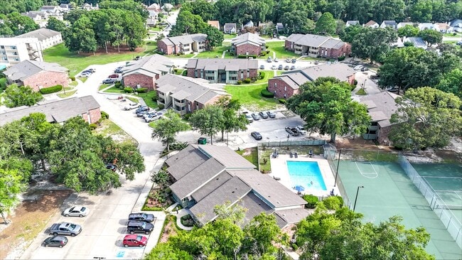 Primary Photo - Pines on the Bay Apartments