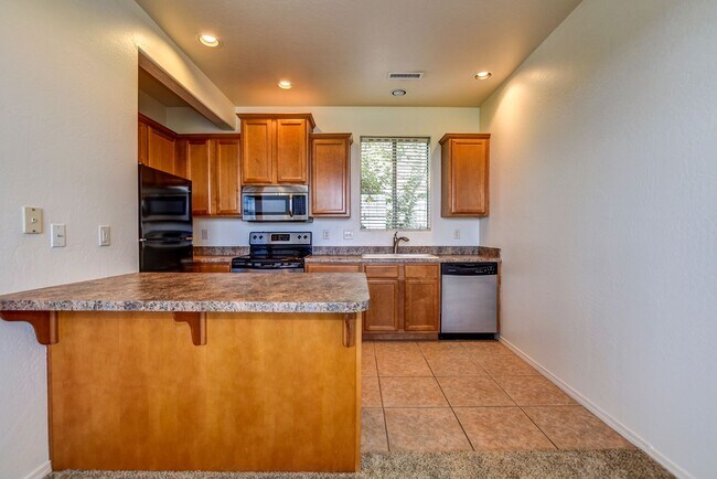 Building Photo - 221 Spring St