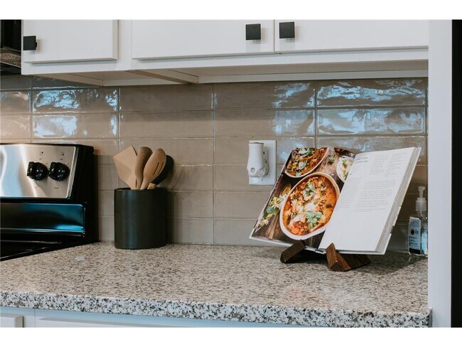 Building Photo - 15350 105th Ave N