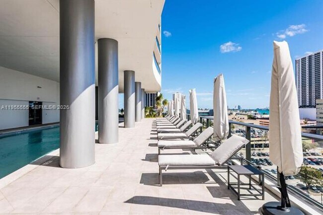 Building Photo - 1600 NE 1st Ave