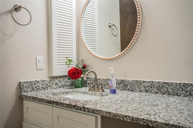 Building Photo - 4315 Creekwood Ln