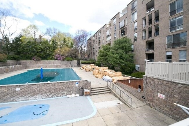 Building Photo - 44 Washington St