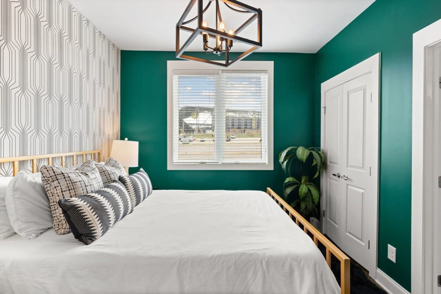 Building Photo - 505 Wedgewood Ave