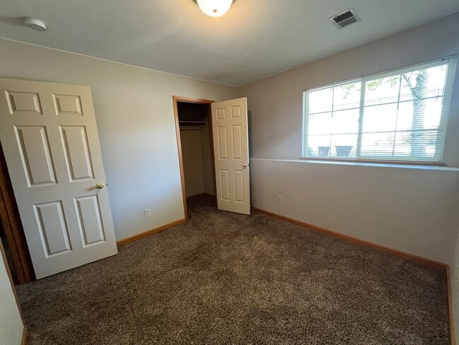 Building Photo - Beautiful Home in North Fort Collins