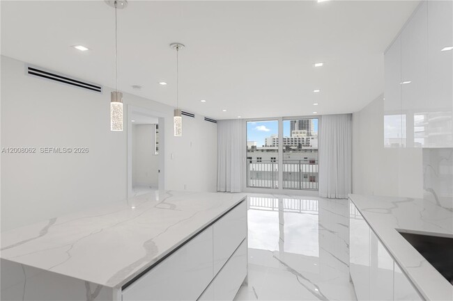 Building Photo - 345 Ocean Dr