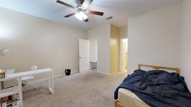 Building Photo - 609 Townplace Dr